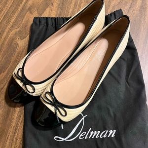 Like-new Delman beige/black patent cap toe ballet flats sz 9M